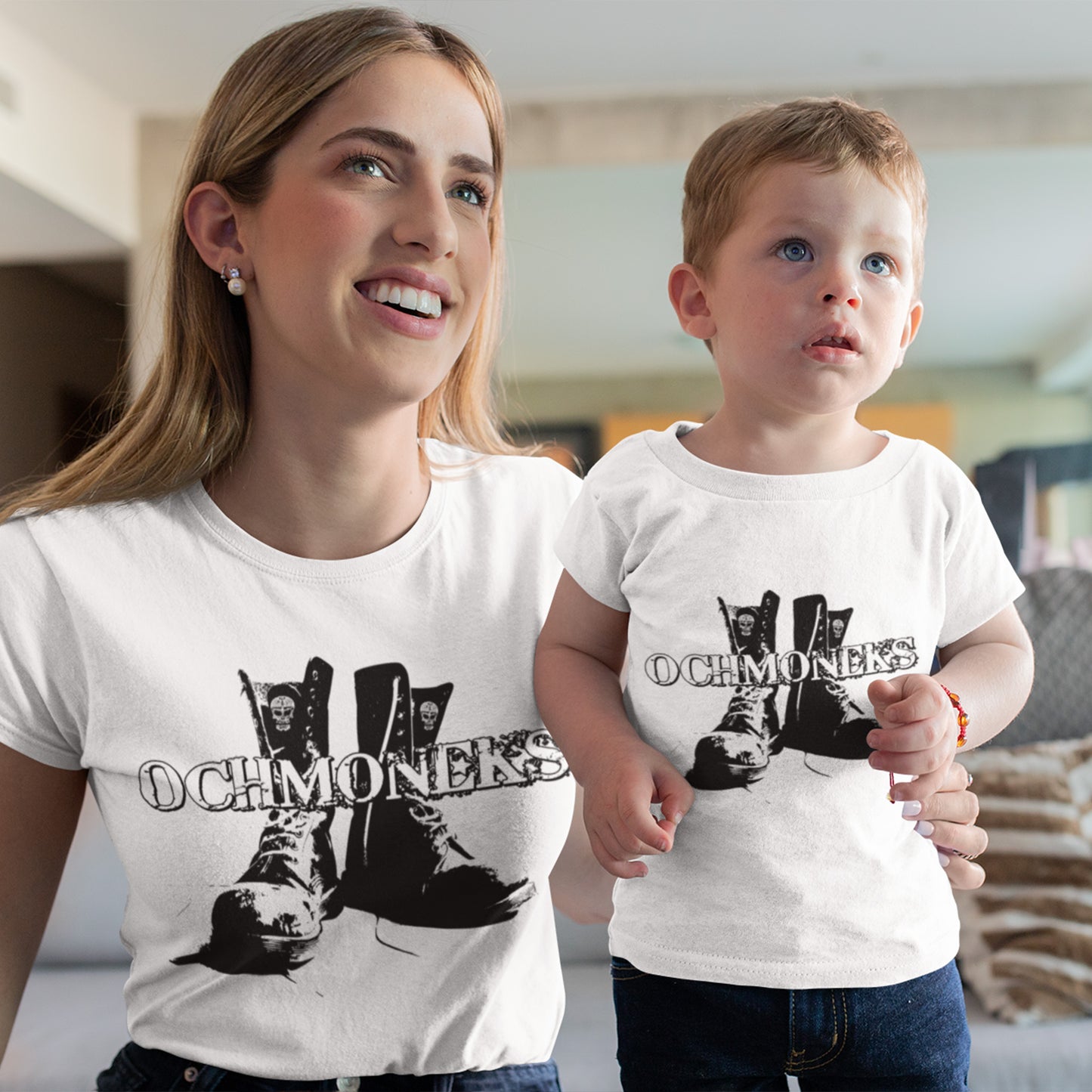 T-Shirt "OCHMONEKS BOOTS"
